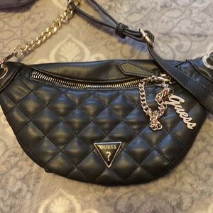 GUESS PURSE/ FANNY PACK